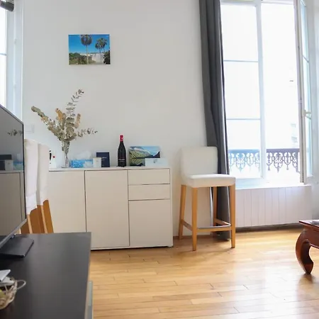 Apartment Beautiful Close By The Moulin Rouge Paris